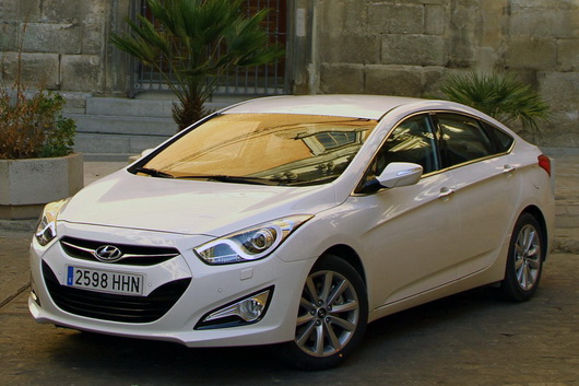 Сколько стоит новый седан Hyundai i40 в Беларуси: цены, оснащение, конкуренты