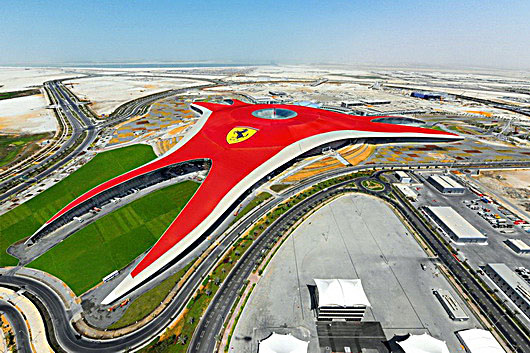  В Абу-Даби открылся уникальный развлекательный комплекс "Ferrari World"