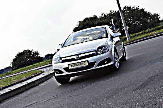 GT есть, Cпорта нет: тест-драйв Opel Astra GTC