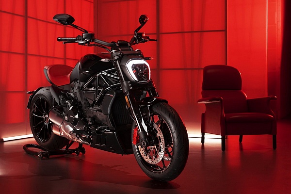 Ducati представляет лимитированную серию XDiavel Nera