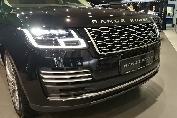 Новые Range Rover прибыли в Беларусь: "британцы" снова удивляют