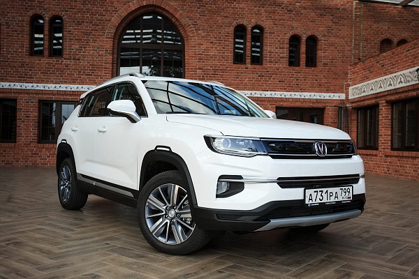 Changan CS35PLUS 2020 получил новую аудиосистему с двумя сенсорными панелями