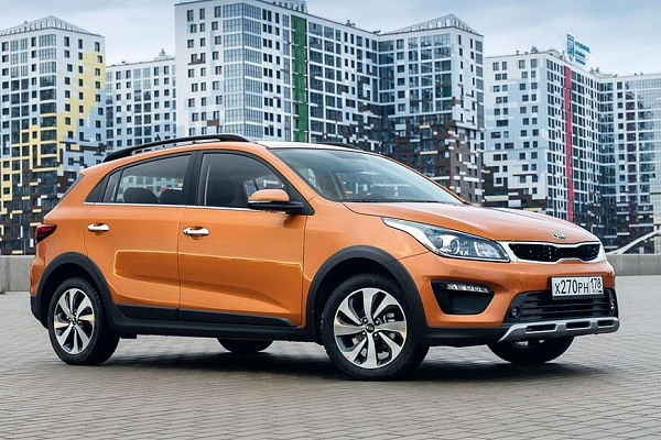 KIA Rio X-Line нарастил дорожный просвет и стал чуть дороже
