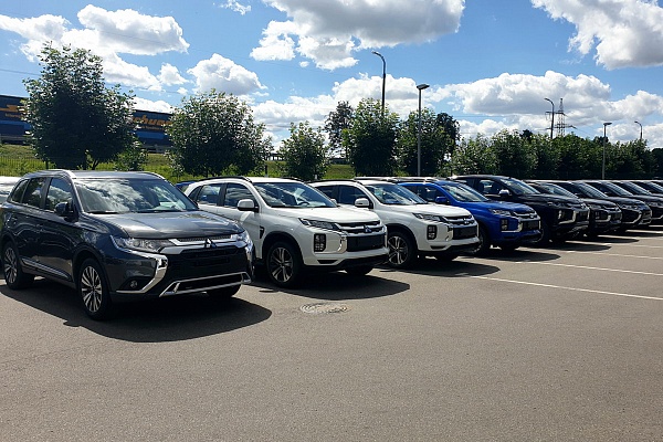 Выгода 10 000 рублей при покупке нового Mitsubishi Outlander